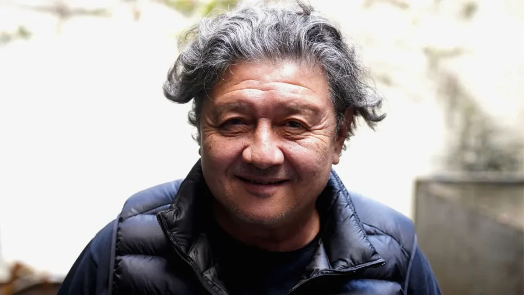 Carlos Kikuchi Wikipedia: edad, quién es y biografía del senador