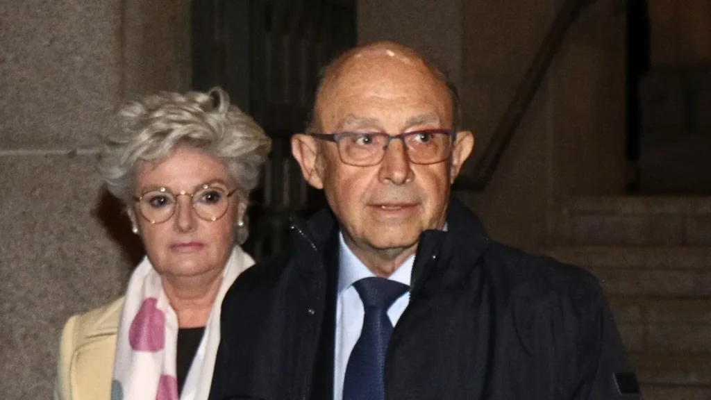 Cristóbal Montoro esposa: quién es Beatriz, hijos y biografía