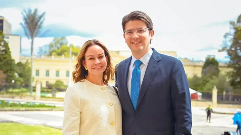 ¿Cuántos años tiene Claudia Tarazona, esposa de Miguel Uribe Turbay?