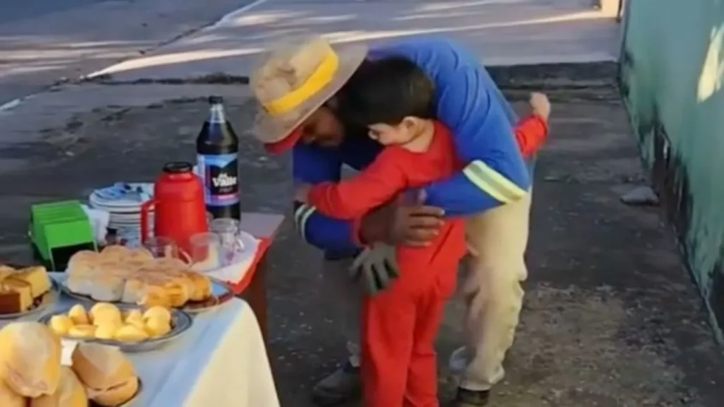 VIDEO: Niño celebra su cumpleaños con recolectores de basura