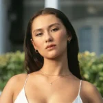 Lola Tung novio: quién es, edad, Instagram, padres, altura y biografía