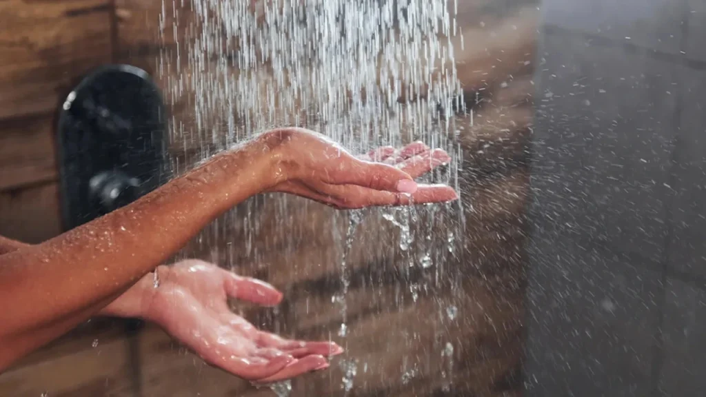 ¿Es necesario bañarse todos los días?: Experto de Harvard aclara mitos y verdades