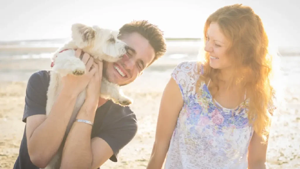 ¿El perro o tu pareja?: lo que eligen las personas según una encuesta reciente