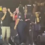 Hombre expone a su novia infiel en concierto; le iba a proponer matrimonio
