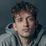 Vic Mirallas pareja actual: edad, Wikipedia y quién es la novia del artista