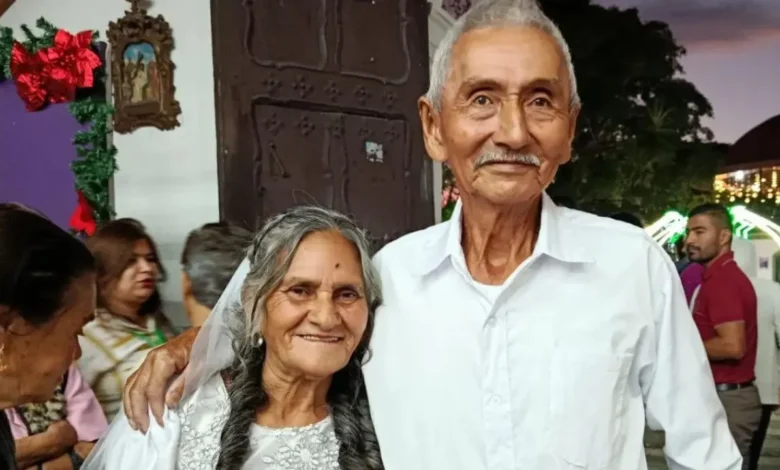 Pareja se casa en Santa Rosa de Copán después de 50 años juntos