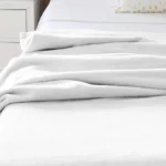 Hondureña afirma que se le apareció la virgen en una cobija en Yojoa