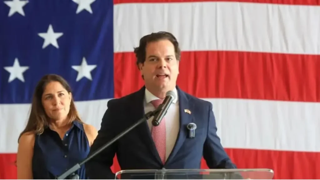 Bernie Navarro Wikipedia: edad, quién es y biografía del embajador de EE.UU.