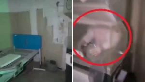 Hombre graba a un 'médico fantasma' en los pasillos de un hospital