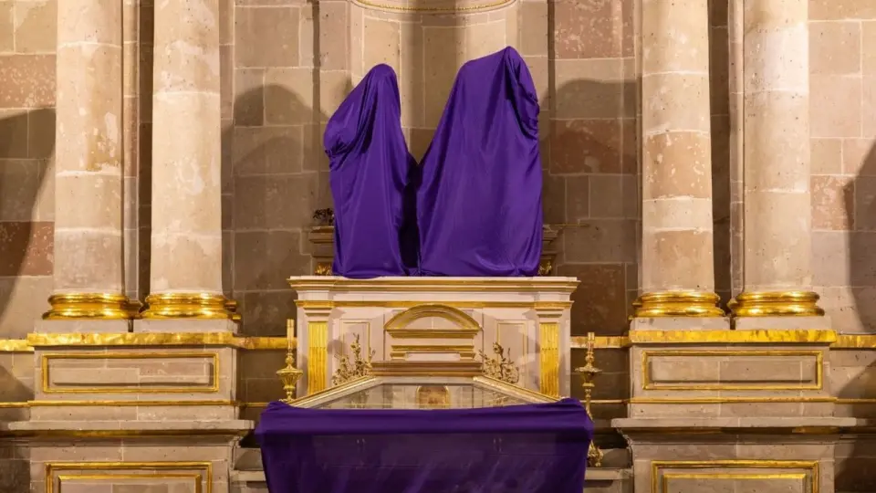 ¿Por qué las iglesias tapan las imágenes durante Semana Santa? Esta es la razón