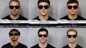 Fotos de los jugadores del Barca con gafas negras: ¿Qué significa?