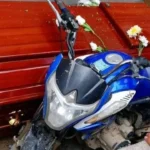 Hondureño es sepultado junto a su moto para cumplir su última voluntad en La Paz